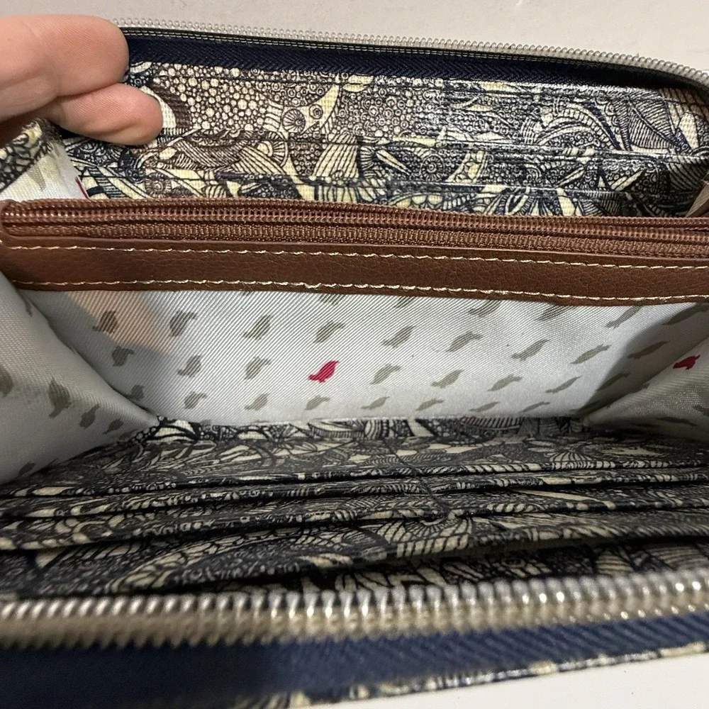 Sakroots Wallet Zip Clutch Coated‎ Canvas Artist Choice Navy Blue Floral